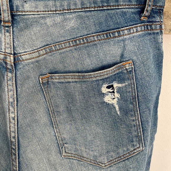 Distressed jeans - Picture 6 of 6